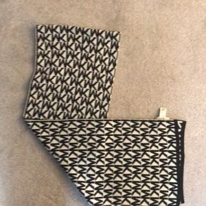 MICHAEL KORS  SCARF !!